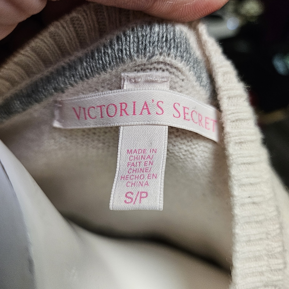 100% Cashmere Victorias Secret